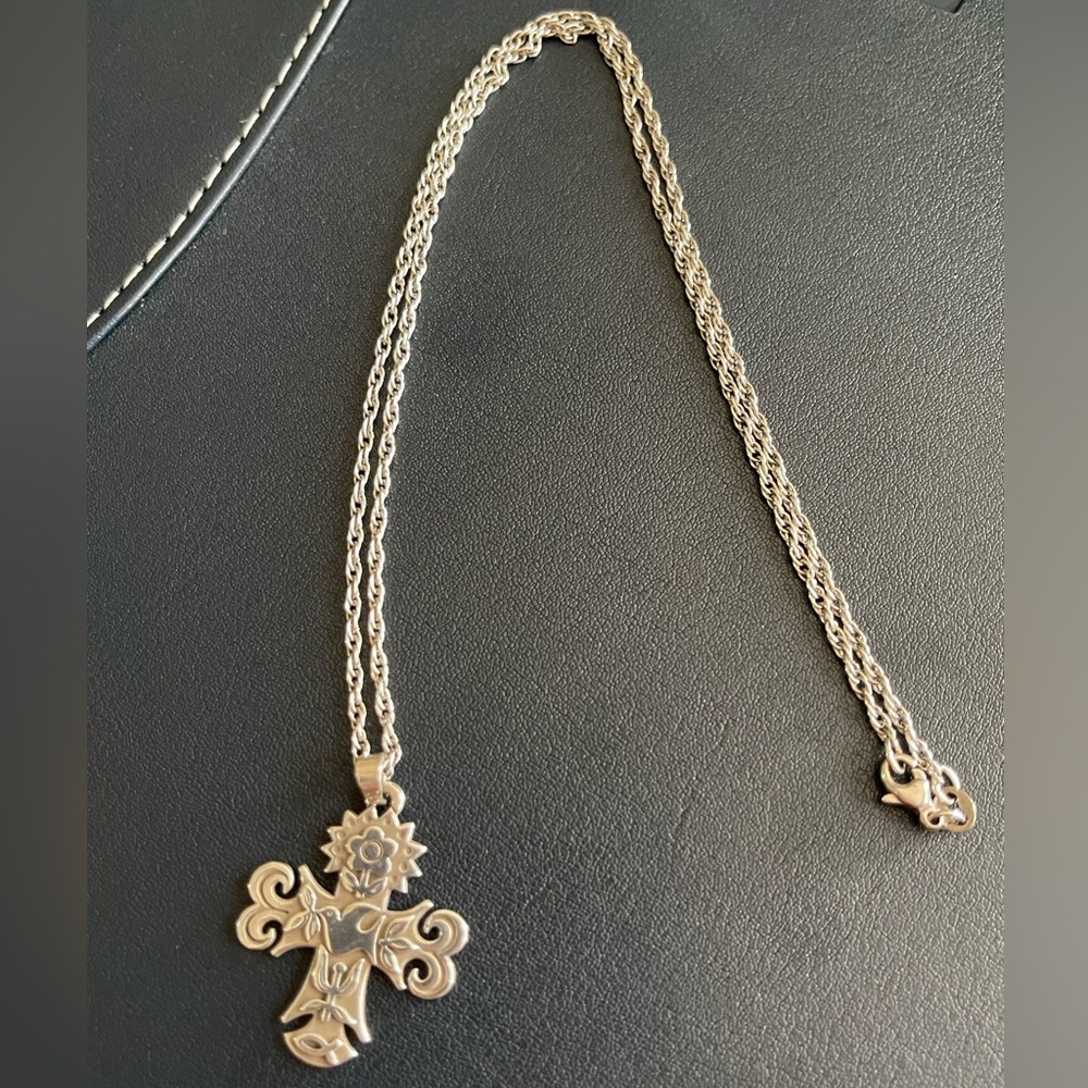 James Avery 925 Sterling Silver Retired La Primavera Cross w/ 18” rope chain